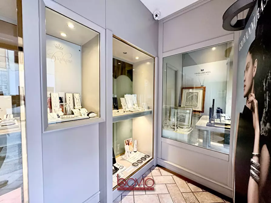 Immagine 19 di Negozio in vendita  in VIA TORINO 146 a Brandizzo