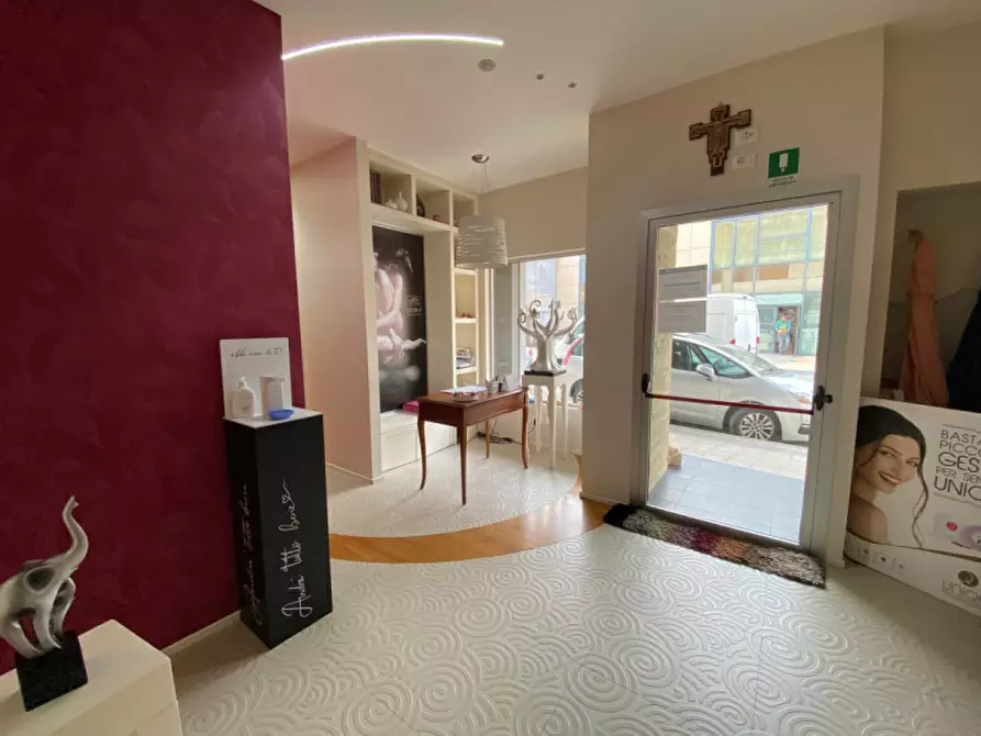 Immagine 5 di Attività commerciale in vendita  in Via Palmi 33 a Reggio Di Calabria