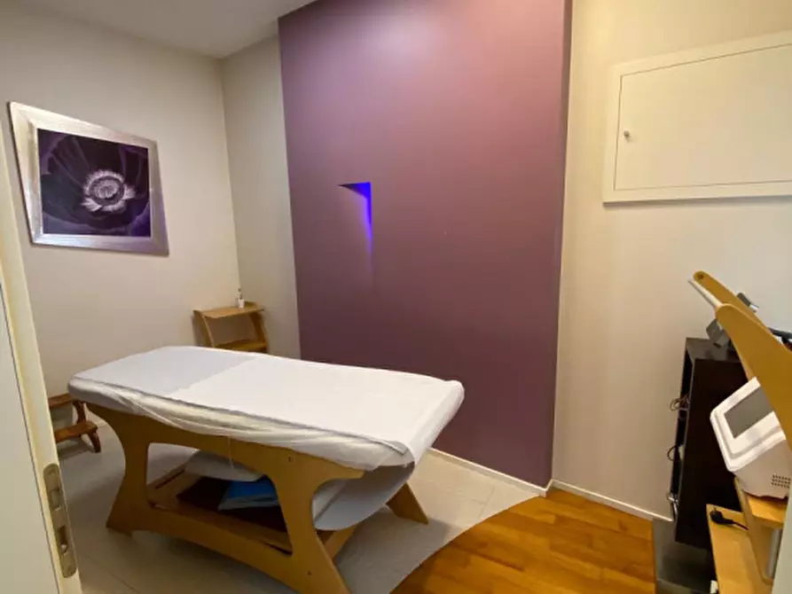 Immagine 12 di Attività commerciale in vendita  in Via Palmi 33 a Reggio Di Calabria