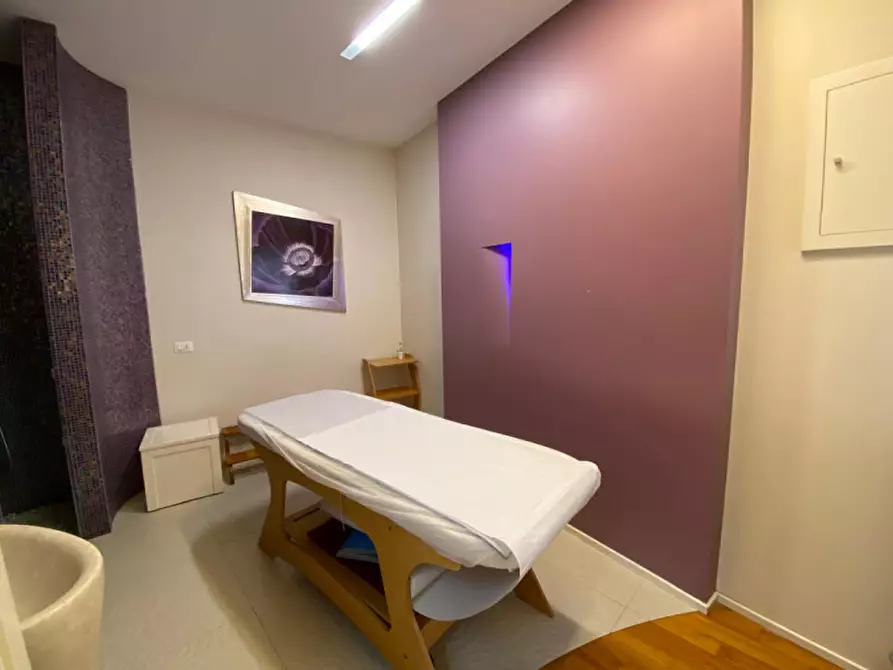 Immagine 15 di Attività commerciale in vendita  in Via Palmi 33 a Reggio Di Calabria