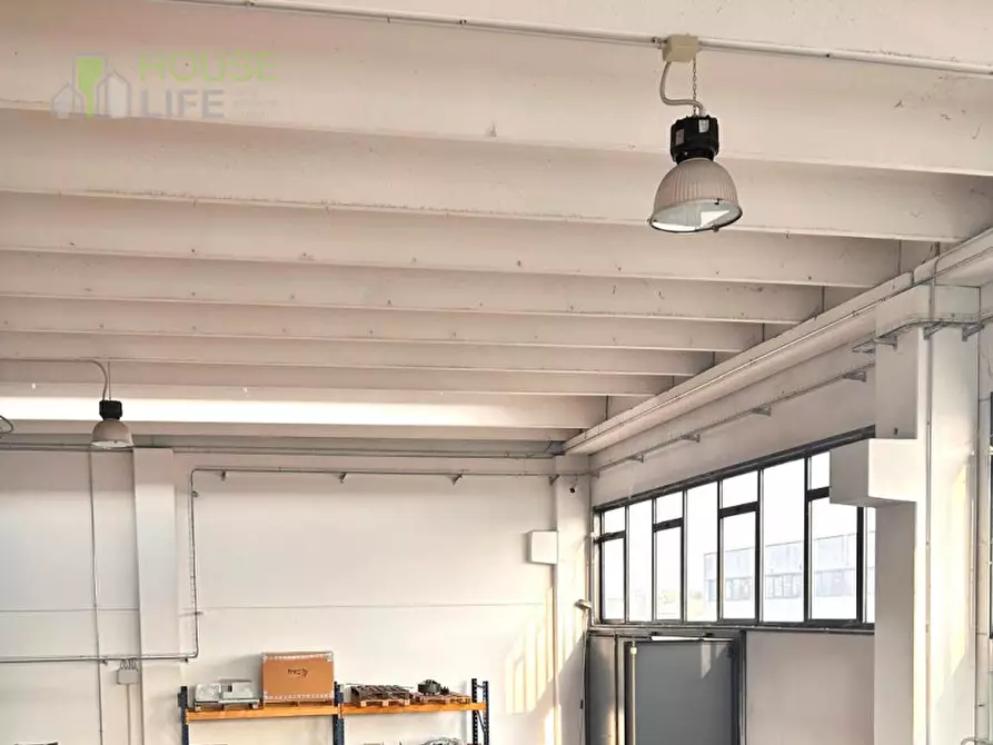 Immagine 2 di Capannone industriale in vendita  in Via della Repubblica serenissima a Thiene