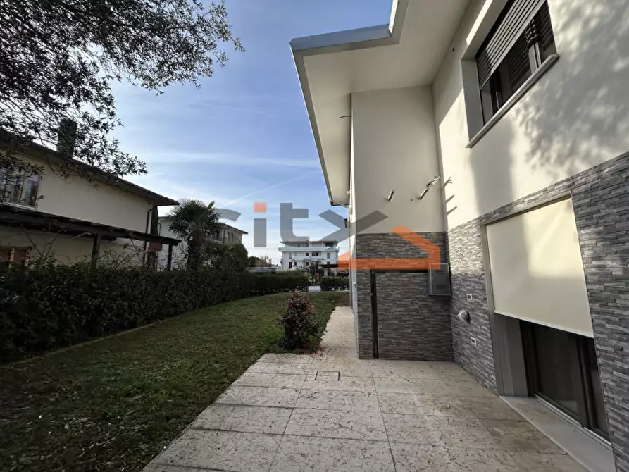 Immagine 1 di Casa indipendente in vendita  in Via Vicenza 36 a Cassola