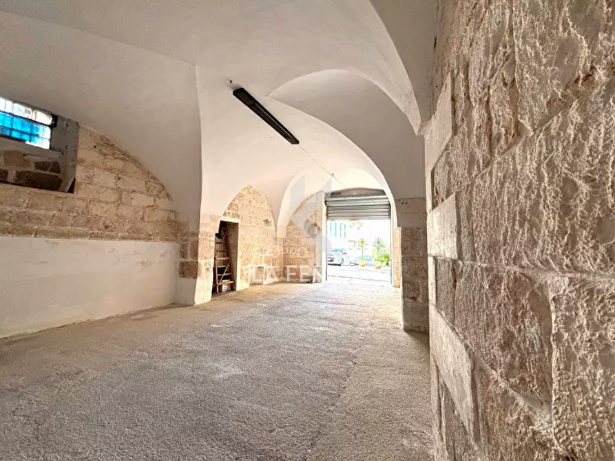 Immagine 12 di Garage in vendita  in VICO IV VALLE D'ITRIA,7 a Martina Franca