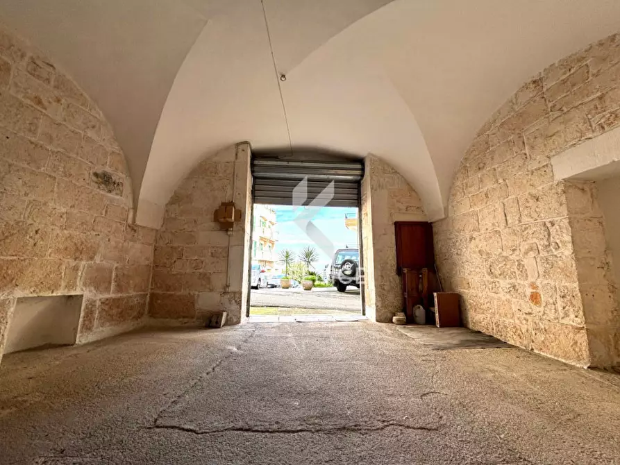 Immagine 13 di Garage in vendita  in VICO IV VALLE D'ITRIA,7 a Martina Franca