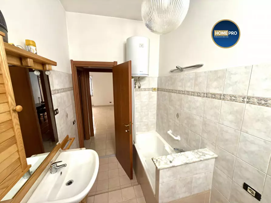 Immagine 15 di Appartamento in vendita  in Via Masurio Sabino a Roma