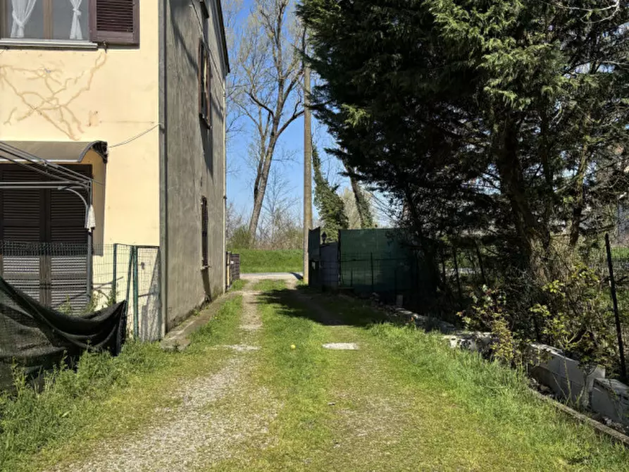 Immagine 27 di Appartamento in vendita  in Strada Salvador Allende, 23 a Torrile