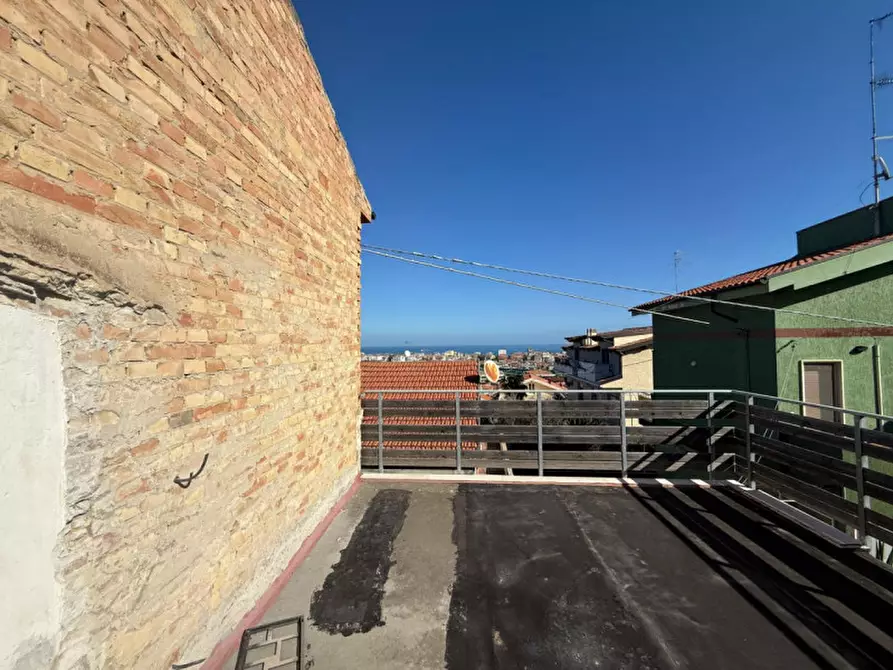 Immagine 5 di Appartamento in vendita  in Via Massimo D'Azeglio a Montesilvano