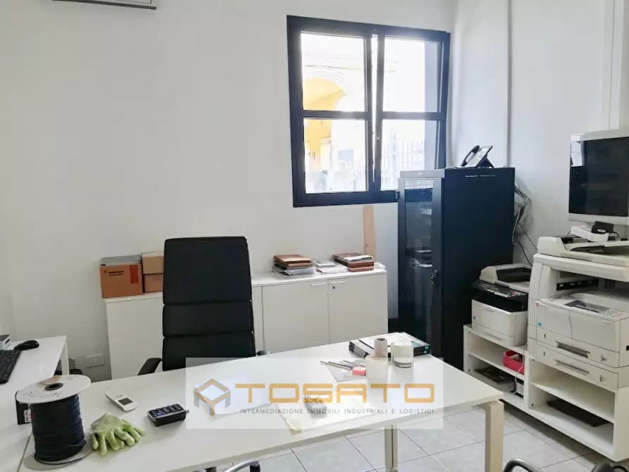 Immagine 3 di Negozio in affitto  a Cerea