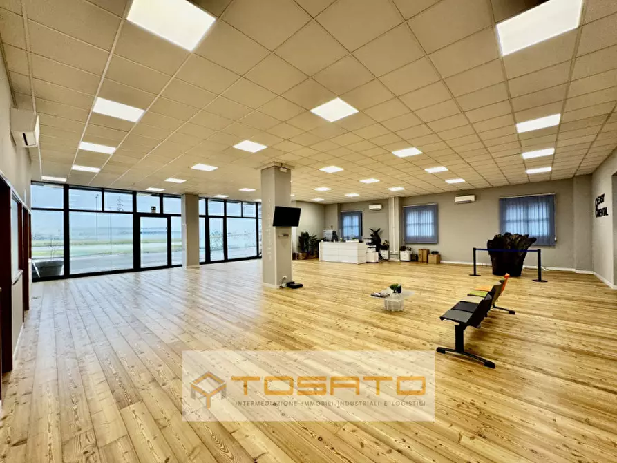 Immagine 4 di Negozio in affitto  a Cerea