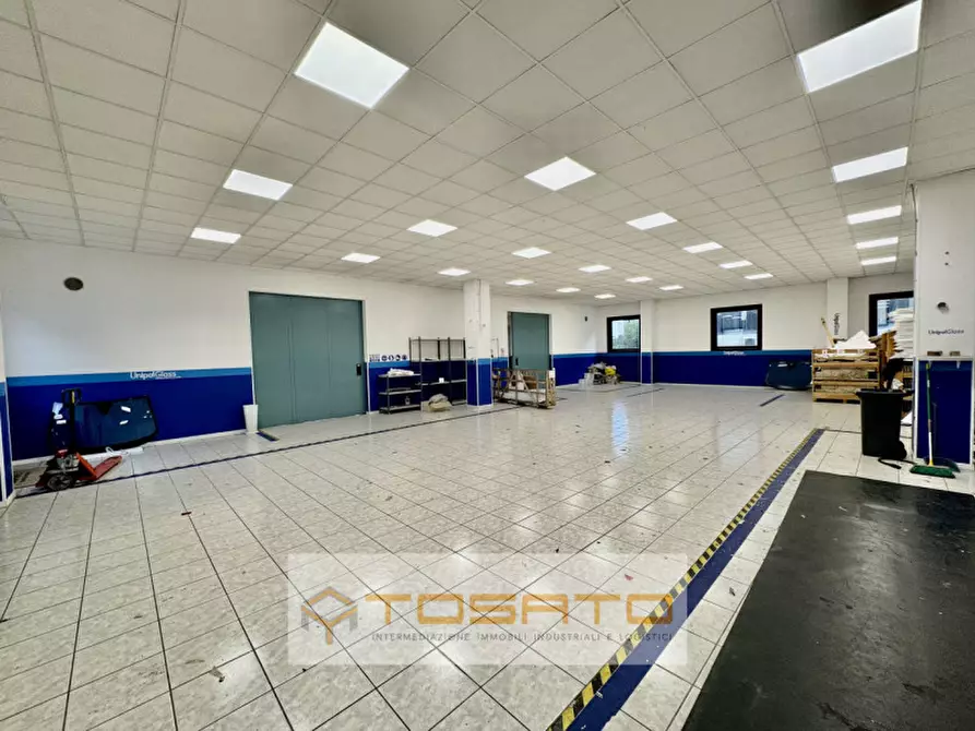 Immagine 7 di Negozio in affitto  a Cerea