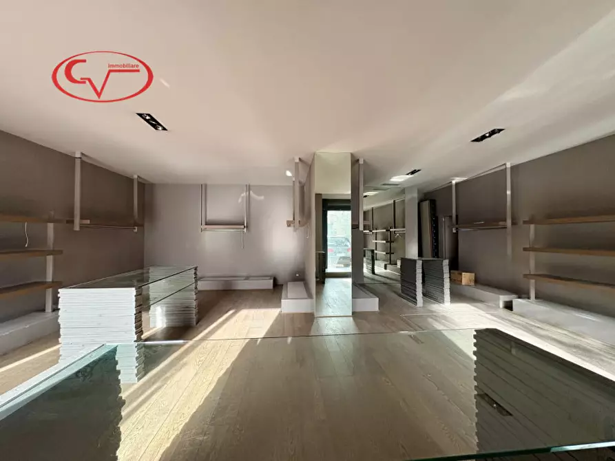 Immagine 2 di Attività commerciale in affitto  in Viale Europa a Terranuova Bracciolini