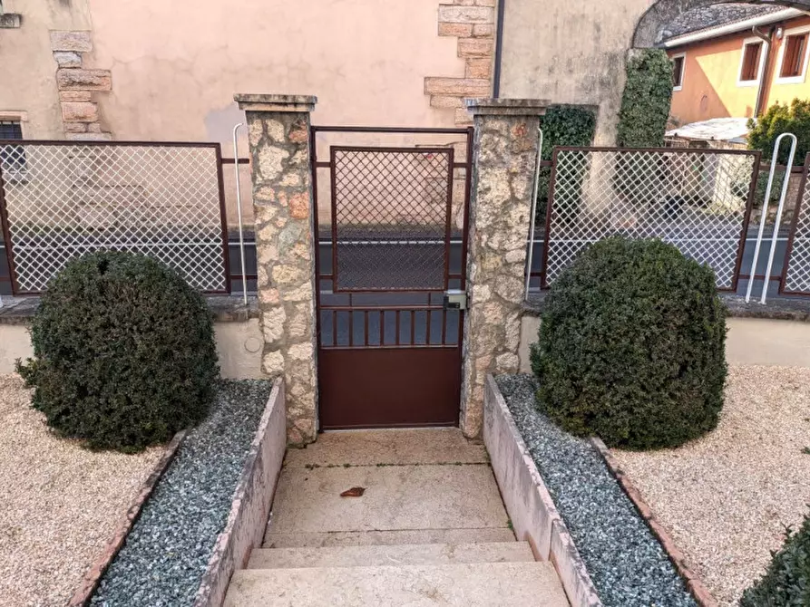 Immagine 3 di Casa bifamiliare in vendita  in via marconi 27 a Grezzana