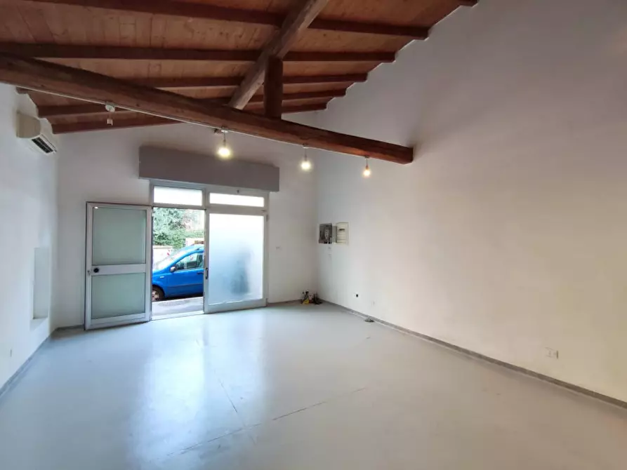 Immagine 2 di Laboratorio in affitto  in Via Gastone Rossi a Bologna