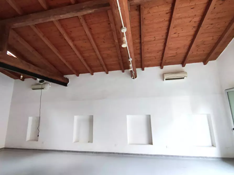 Immagine 3 di Laboratorio in affitto  in Via Gastone Rossi a Bologna