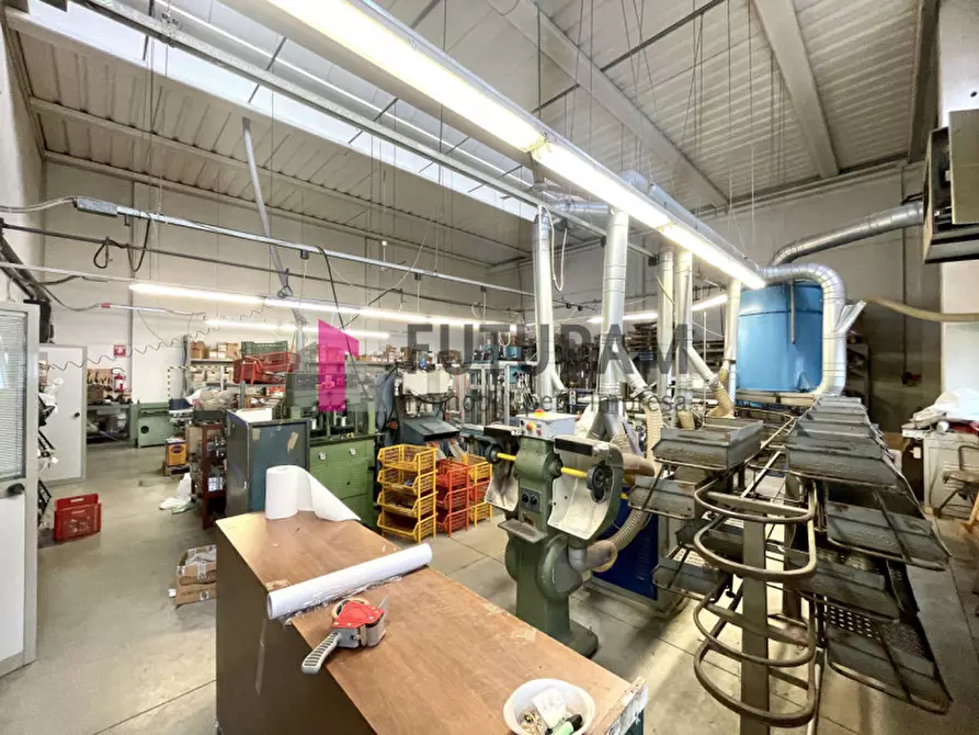 Immagine 17 di Capannone industriale in affitto  in VIA ROMA 1 a Fosso'