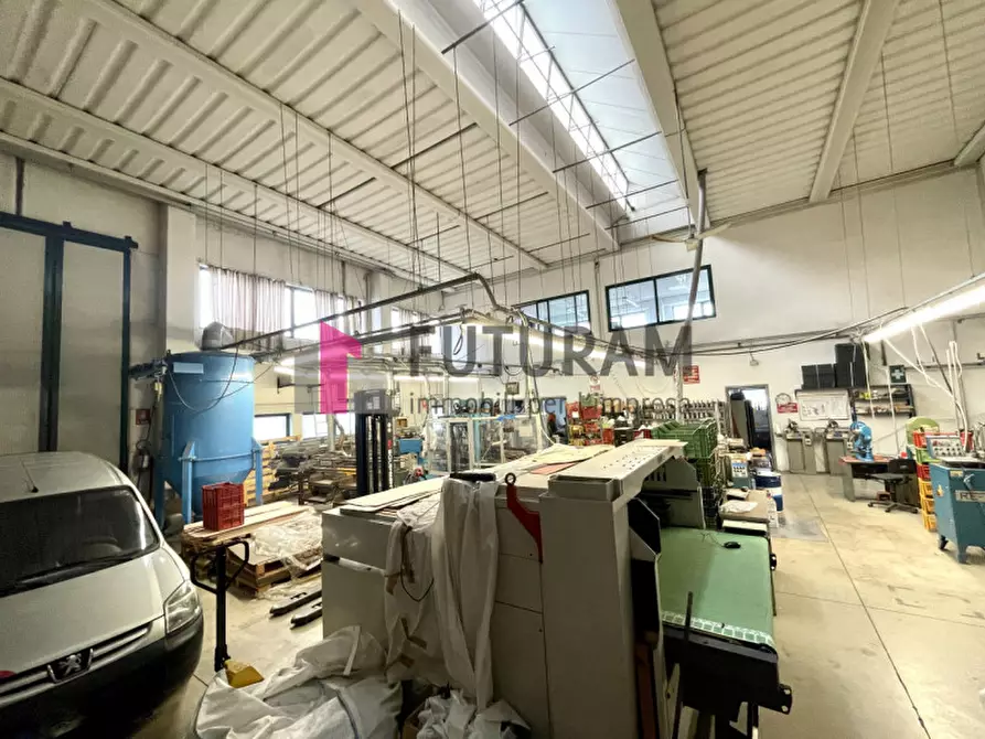 Immagine 27 di Capannone industriale in affitto  in VIA ROMA 1 a Fosso'