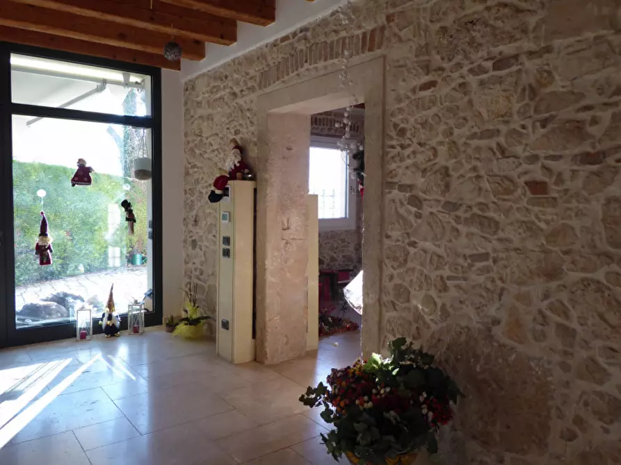 Immagine 3 di Villa in vendita  in Via Buzzolati a Arcugnano