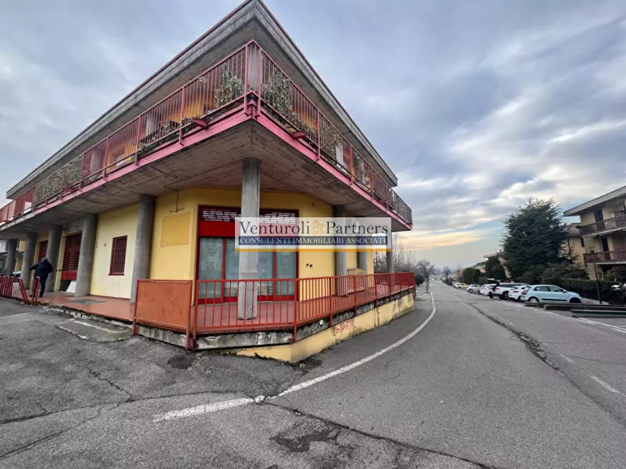 Immagine 1 di Negozio in vendita  in Via Cavalieri di Vittorio Veneto a Lonato del Garda