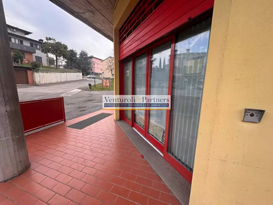 Immagine 2 di Negozio in vendita  in Via Cavalieri di Vittorio Veneto a Lonato del Garda
