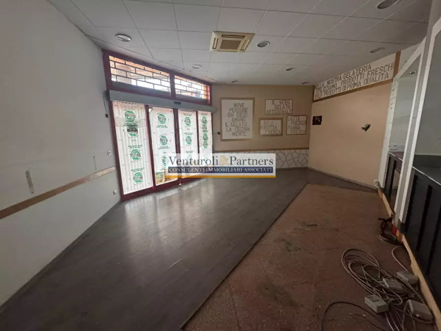 Immagine 5 di Negozio in vendita  in Via Cavalieri di Vittorio Veneto a Lonato del Garda