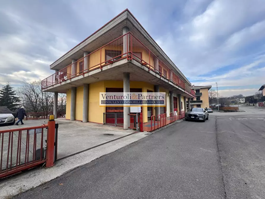 Immagine 7 di Negozio in vendita  in Via Cavalieri di Vittorio Veneto a Lonato del Garda