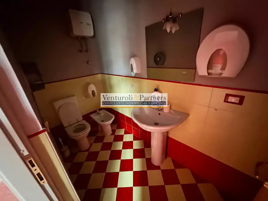 Immagine 8 di Negozio in vendita  in Via Cavalieri di Vittorio Veneto a Lonato del Garda