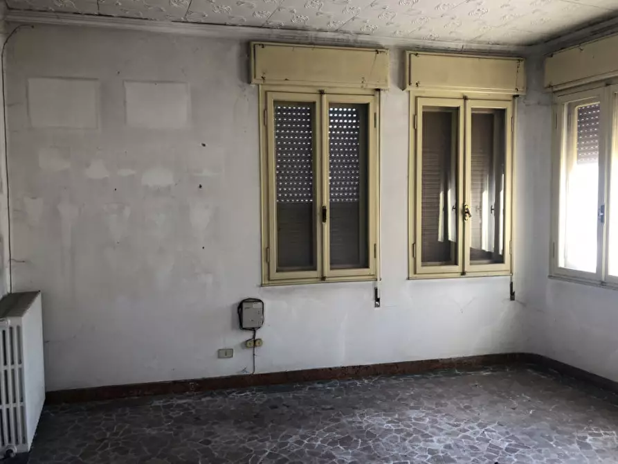 Immagine 3 di Palazzo in vendita  a Badia Polesine