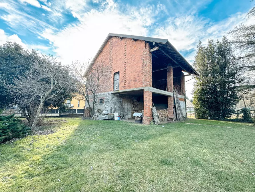 Immagine 2 di Rustico / casale in vendita  in via barcellini 28 a Borgomanero