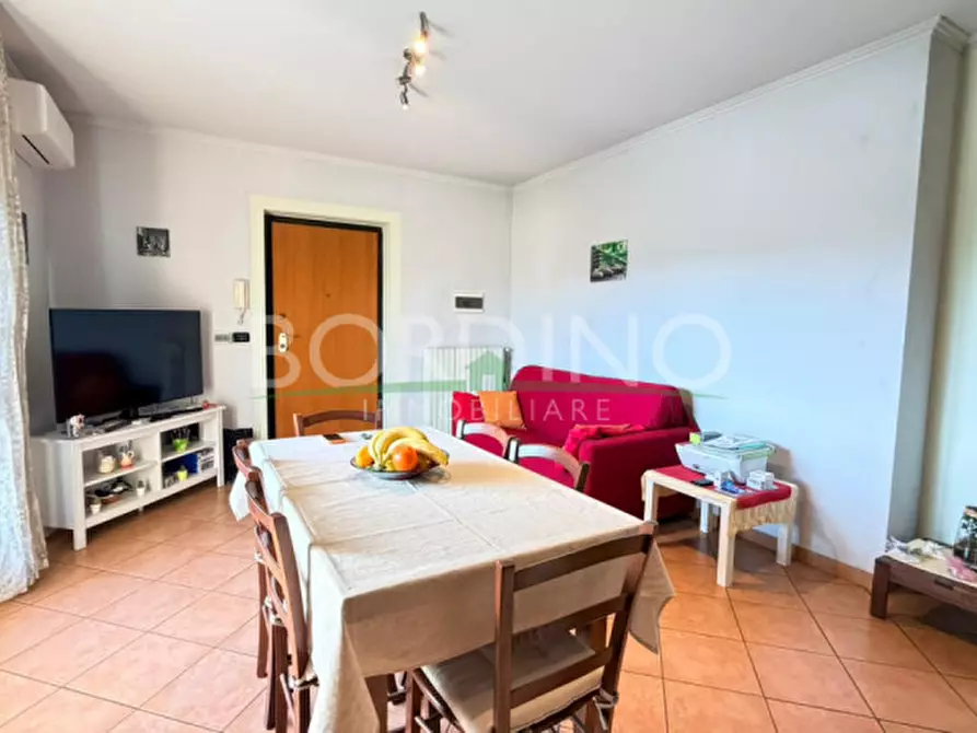 Immagine 4 di Appartamento in vendita  in Via Neive snc a Castagnito