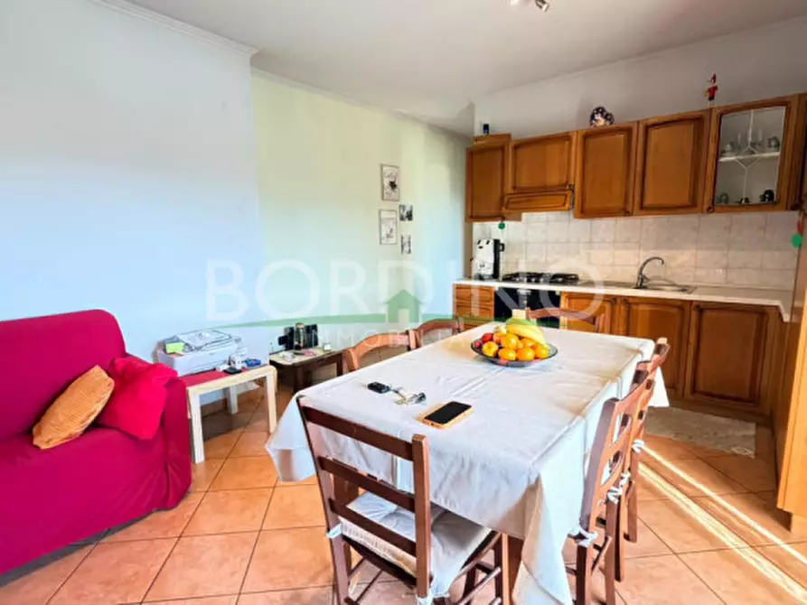 Immagine 5 di Appartamento in vendita  in Via Neive snc a Castagnito