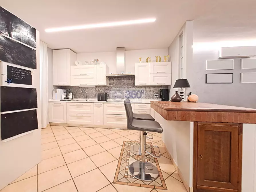 Immagine 8 di Villetta a schiera in vendita  in Via Giovanni Falcone a Passirano