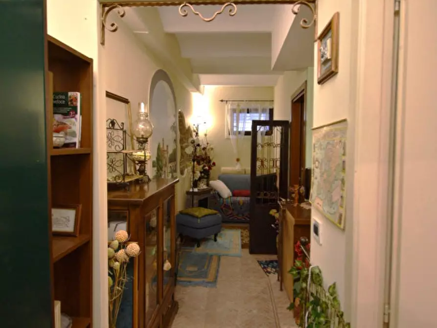 Immagine 7 di Appartamento in vendita  in Via della Paglia a Roma