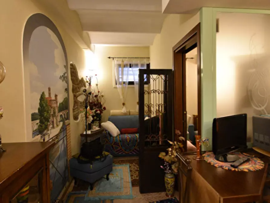 Immagine 9 di Appartamento in vendita  in Via della Paglia a Roma