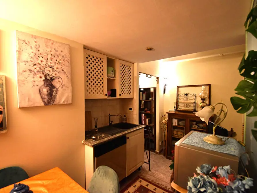 Immagine 14 di Appartamento in vendita  in Via della Paglia a Roma