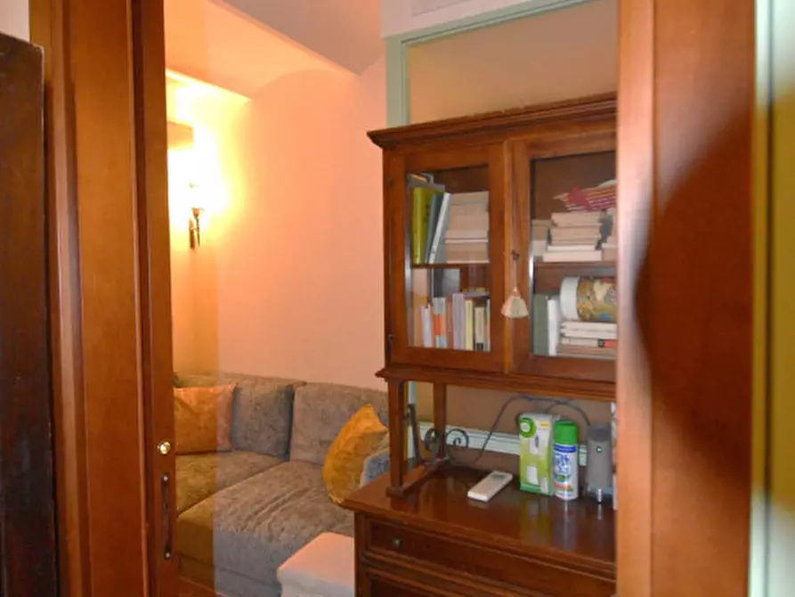 Immagine 18 di Appartamento in vendita  in Via della Paglia a Roma