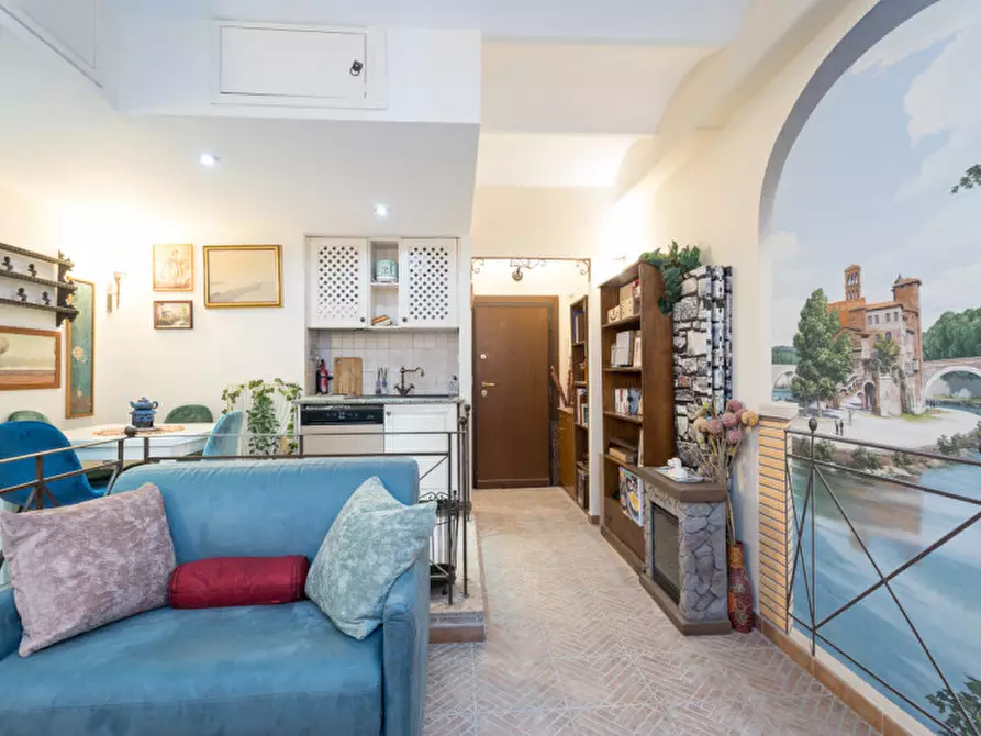 Immagine 23 di Appartamento in vendita  in Via della Paglia a Roma
