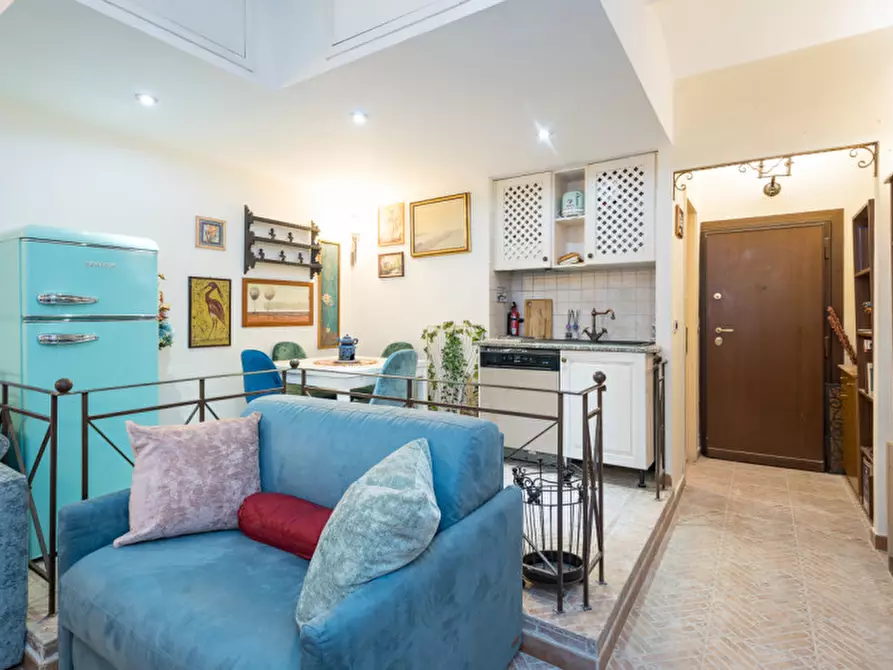 Immagine 24 di Appartamento in vendita  in Via della Paglia a Roma