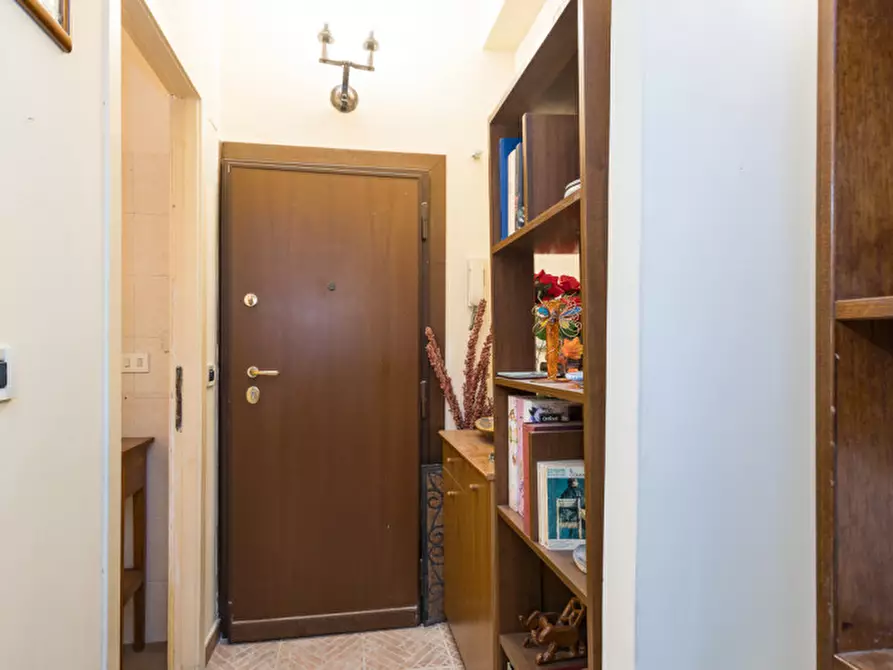 Immagine 25 di Appartamento in vendita  in Via della Paglia a Roma