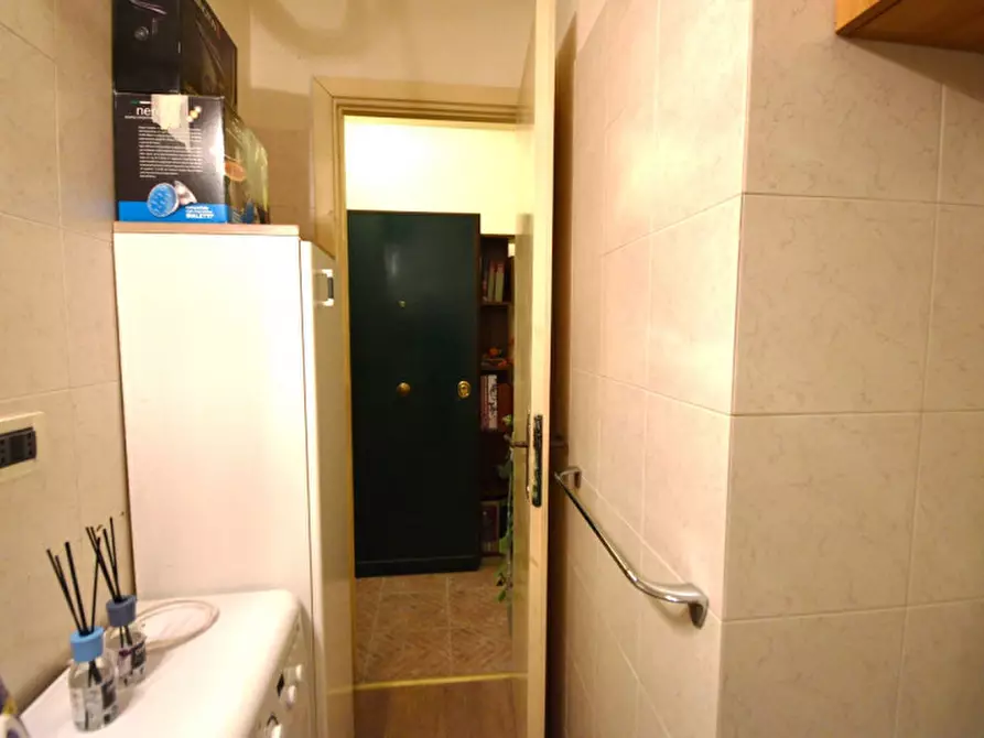 Immagine 26 di Appartamento in vendita  in Via della Paglia a Roma