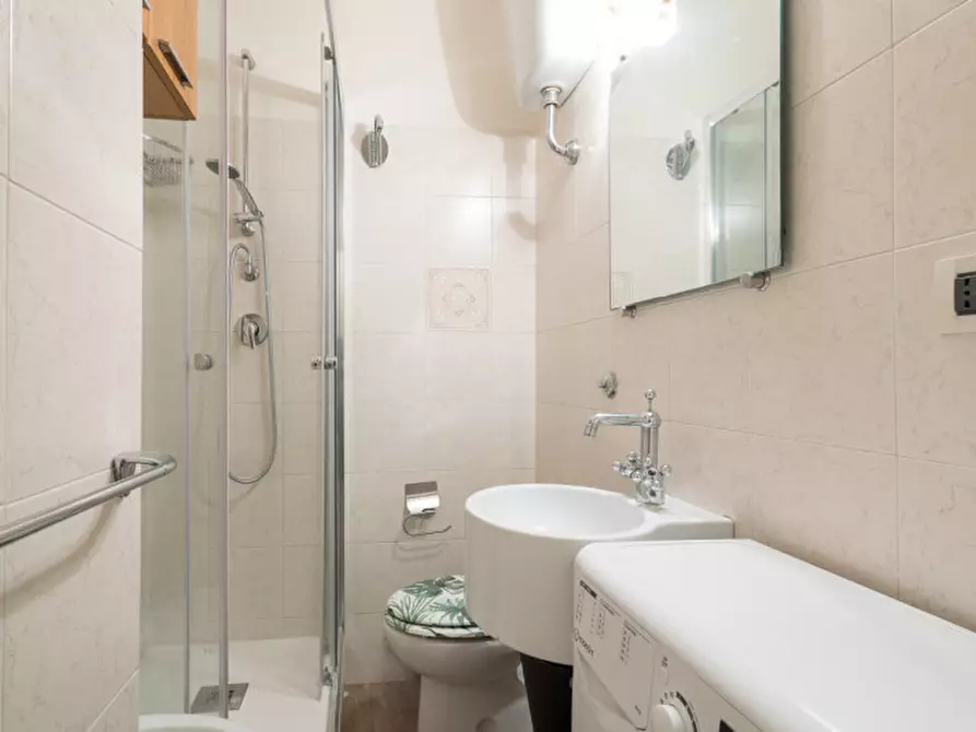 Immagine 27 di Appartamento in vendita  in Via della Paglia a Roma