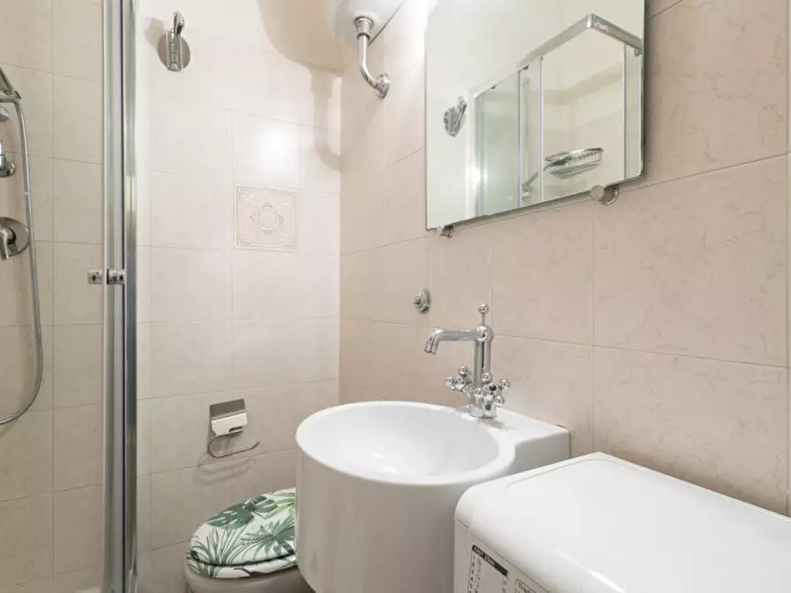 Immagine 28 di Appartamento in vendita  in Via della Paglia a Roma