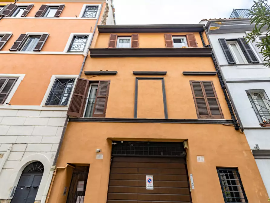 Immagine 31 di Appartamento in vendita  in Via della Paglia a Roma
