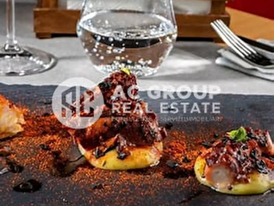 Immagine 3 di Attività commerciale in vendita  a Dormelletto