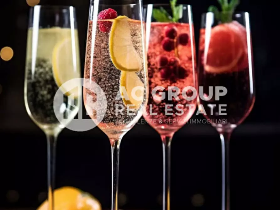 Immagine 7 di Attività commerciale in vendita  a Dormelletto