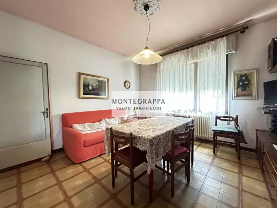 Immagine 2 di Casa indipendente in vendita  in Via Poisolo a Castelfranco Veneto