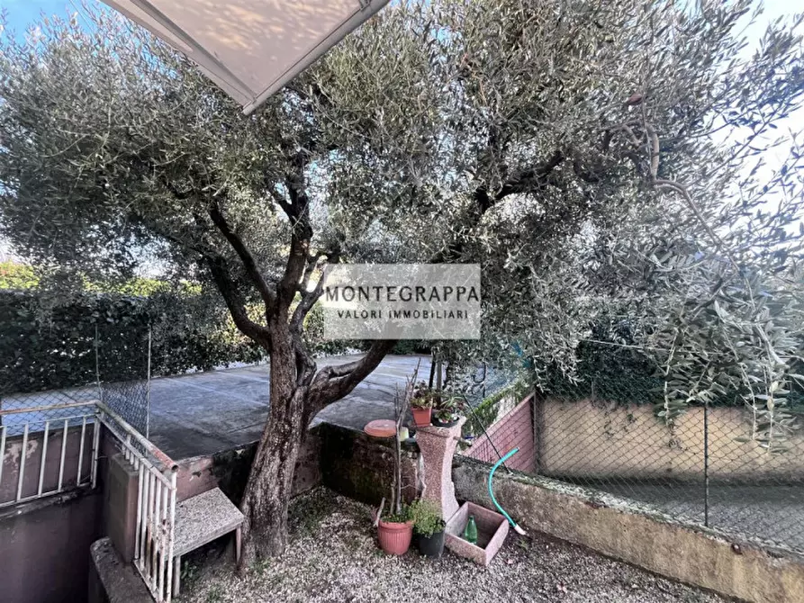 Immagine 19 di Casa indipendente in vendita  in Via Poisolo a Castelfranco Veneto