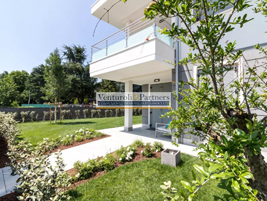 Immagine 1 di Appartamento in vendita  in Via Rio Brasa a Desenzano Del Garda