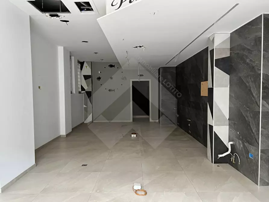 Immagine 3 di Attività commerciale in affitto  in Via Barletta 110 a Andria