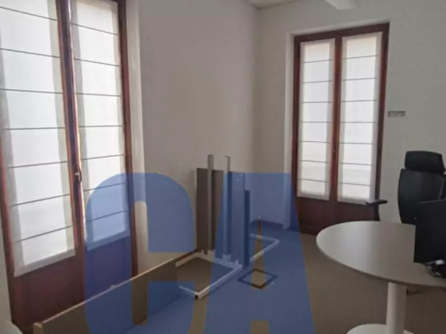 Immagine 8 di Ufficio in affitto  in PIAZZA DEL CARMINE a Milano