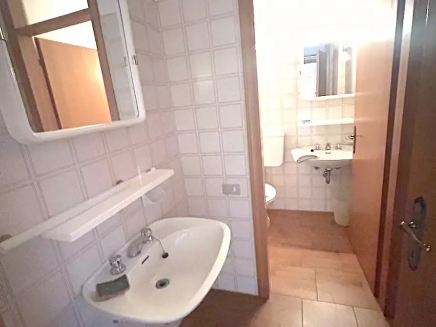 Immagine 4 di Ufficio in affitto  in piazza del popolo a Cesena